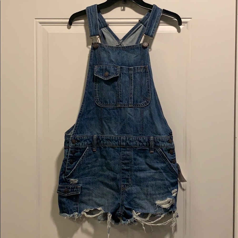 NWT American Eagle women’s short overalls